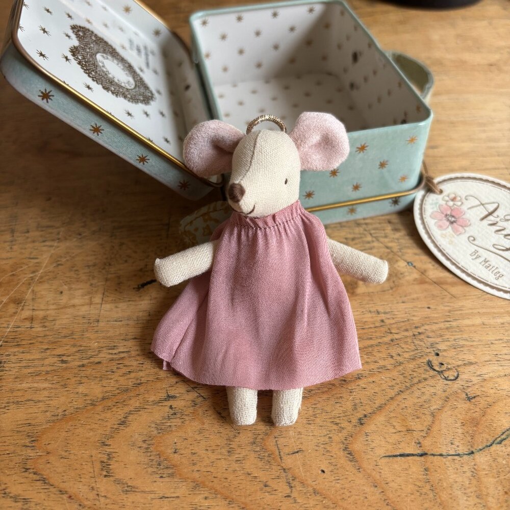 NWT! Maileg - Little Sister Angel Mouse in Suitcase